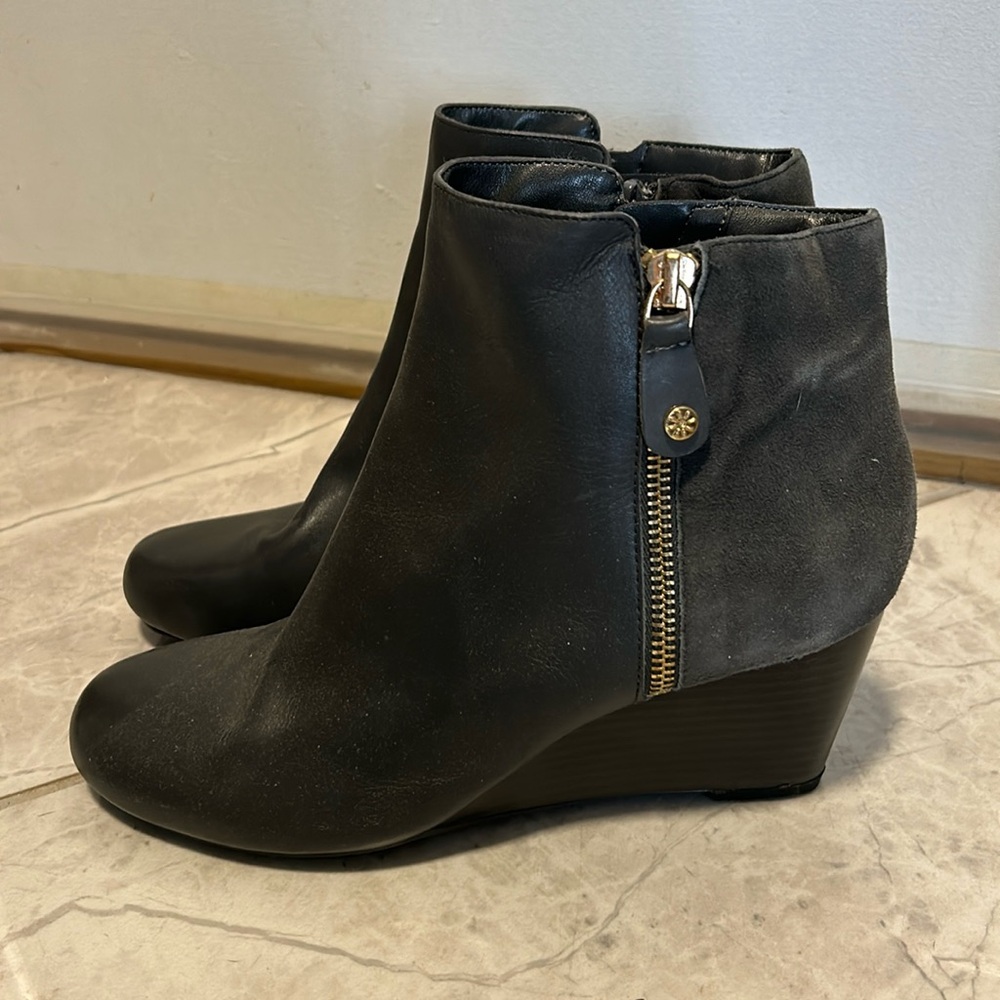 NWOT Grey Suede/Leather Ankle Boots